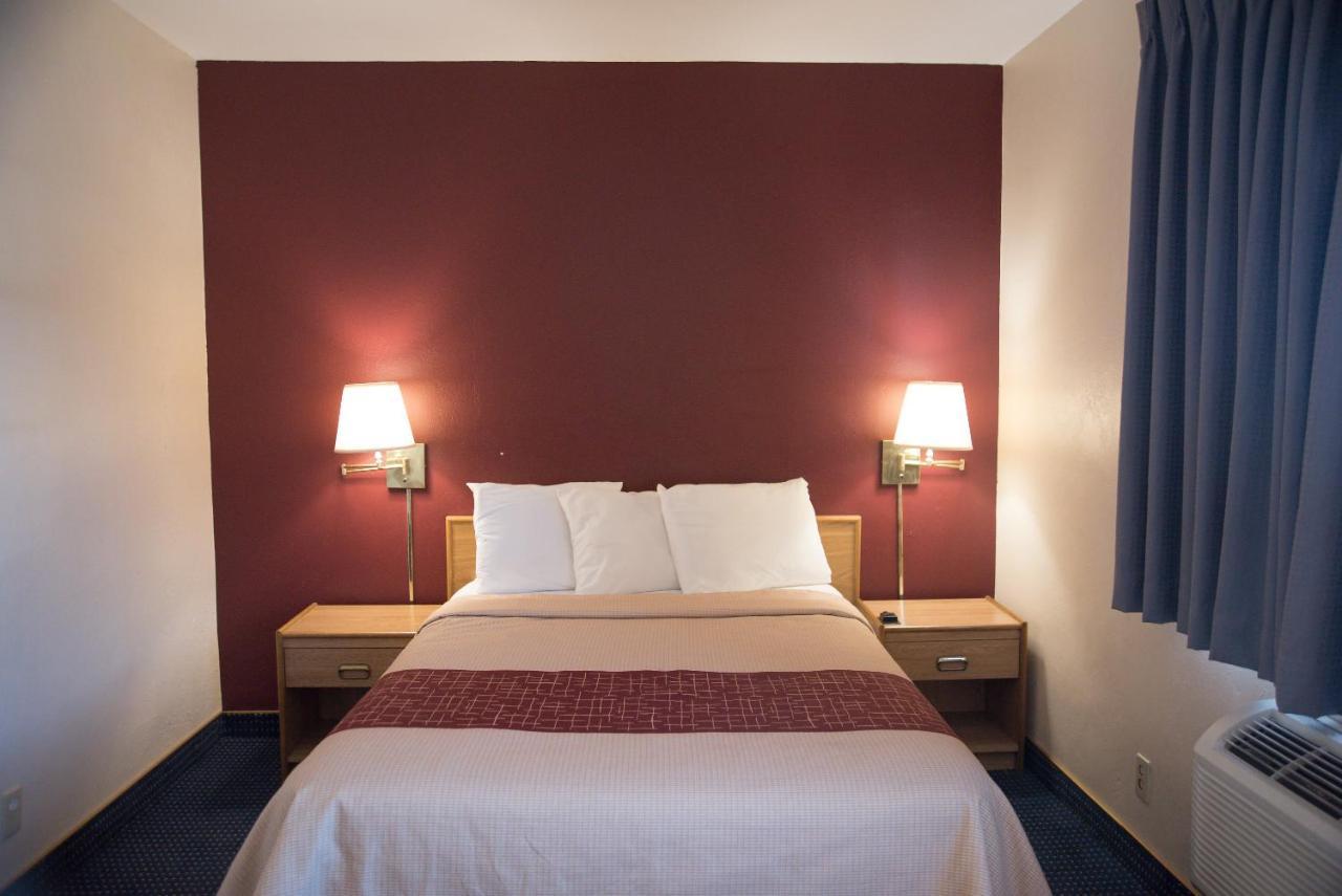 Red Roof Inn Blythe Bagian luar foto
