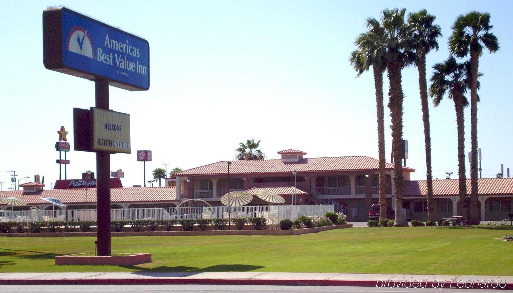 Red Roof Inn Blythe Bagian luar foto
