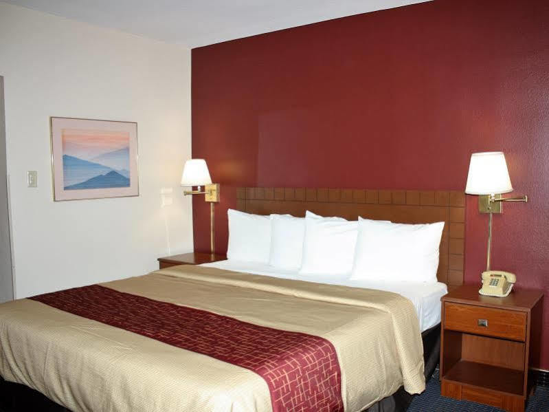 Red Roof Inn Blythe Bagian luar foto